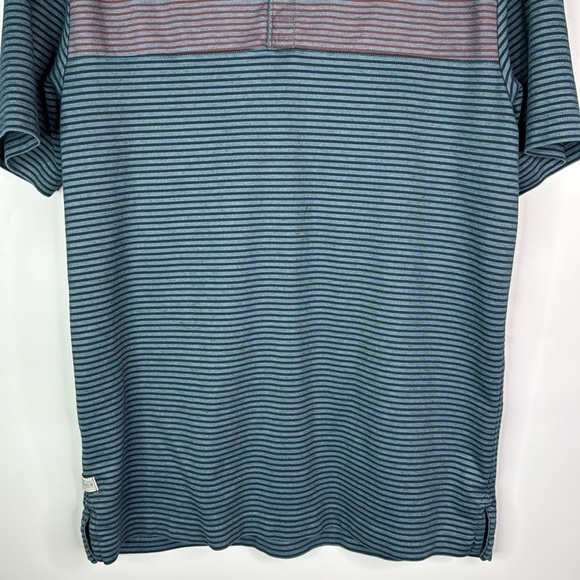 Travis Mathew Men's Blue and Gray Striped Polo Shirt Size Medium - Picture 3 of 10